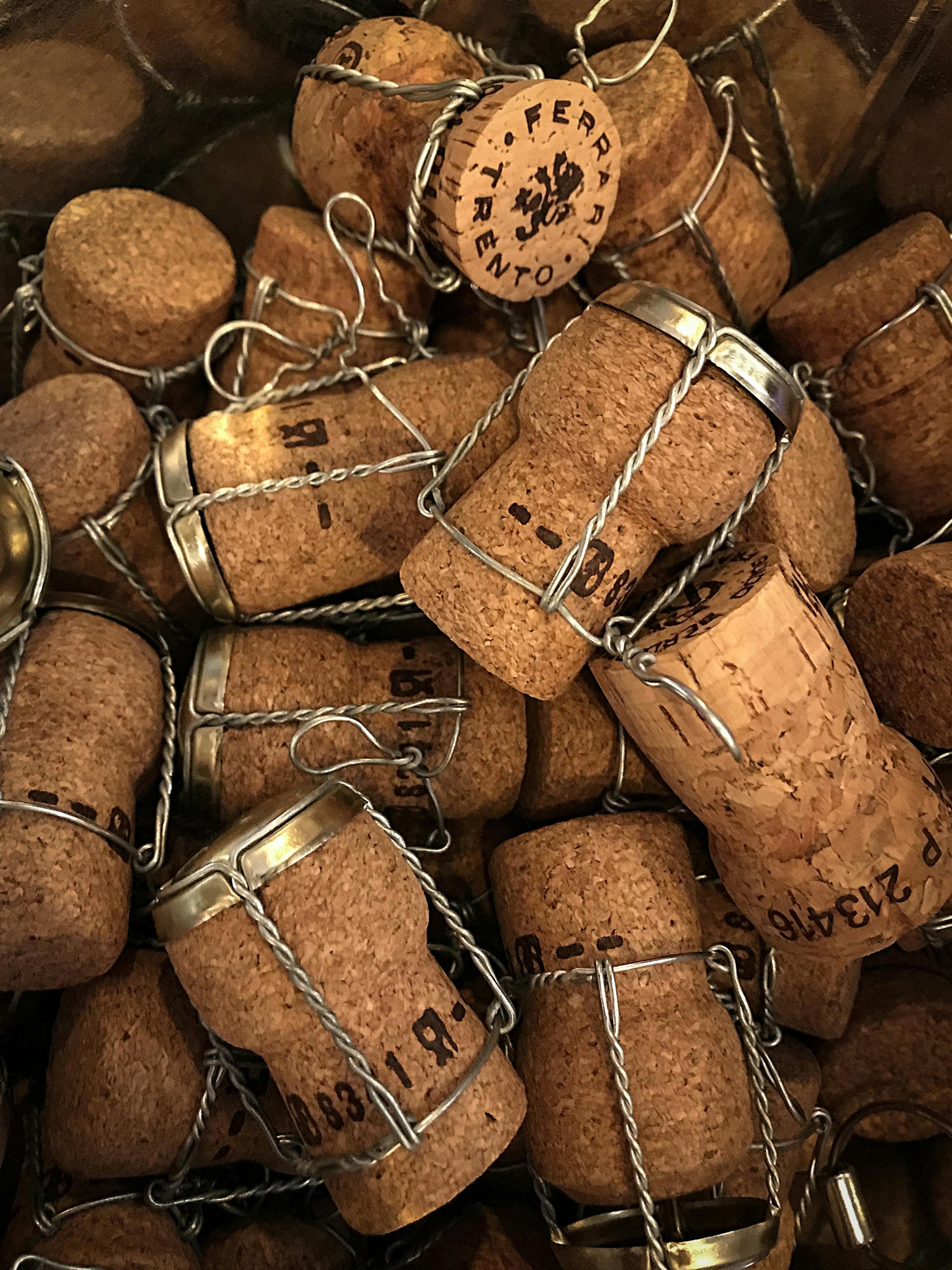 SPARKLING WINE